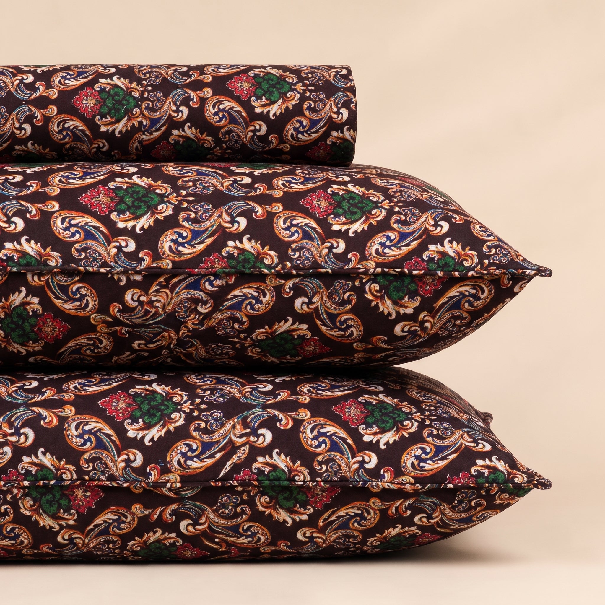 Retro Design 3 Pc Bed Sheet Set by MeruHome – gallery view 2