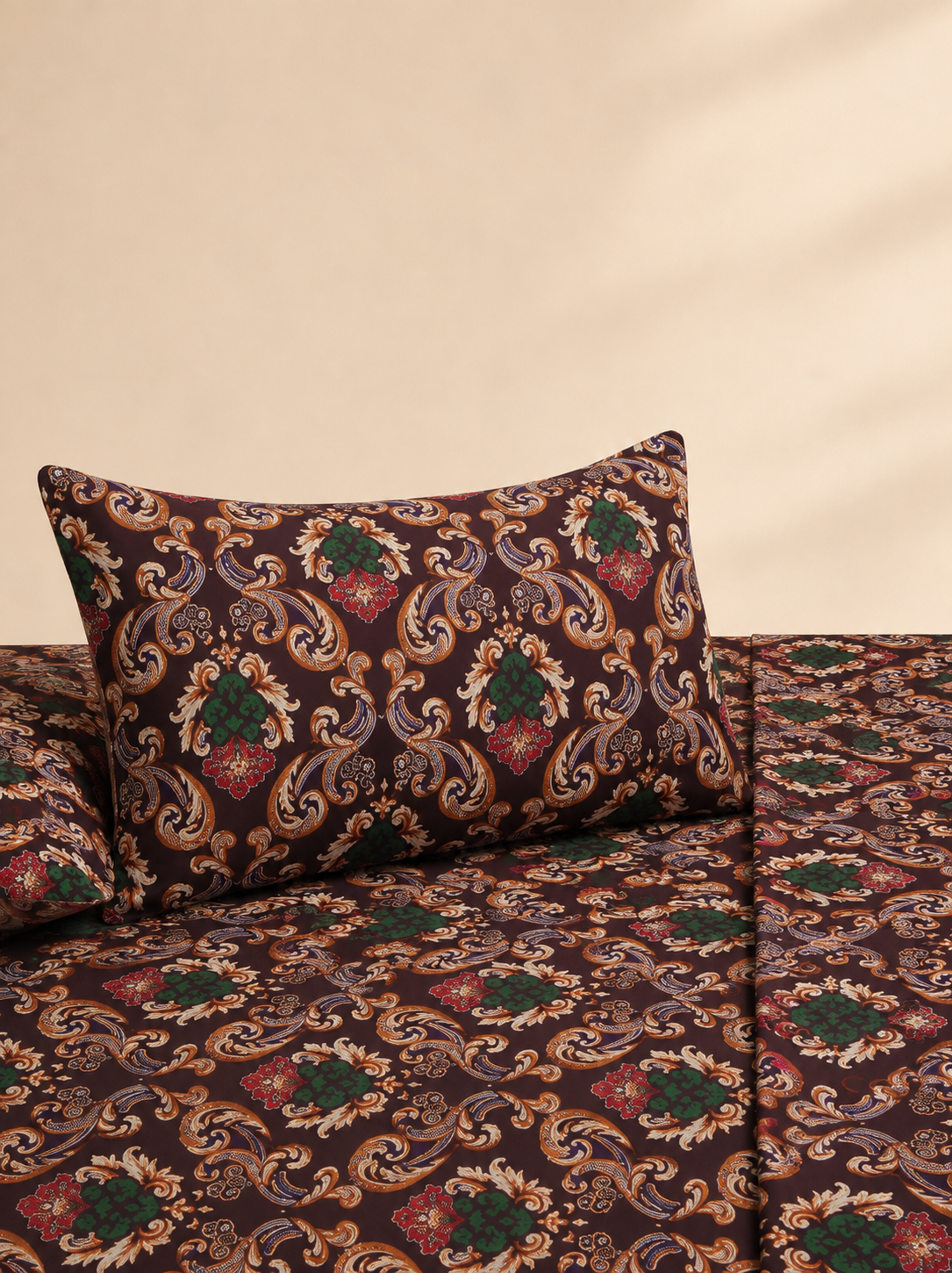 Retro Design 3 Pc Bed Sheet Set by MeruHome – gallery view 3