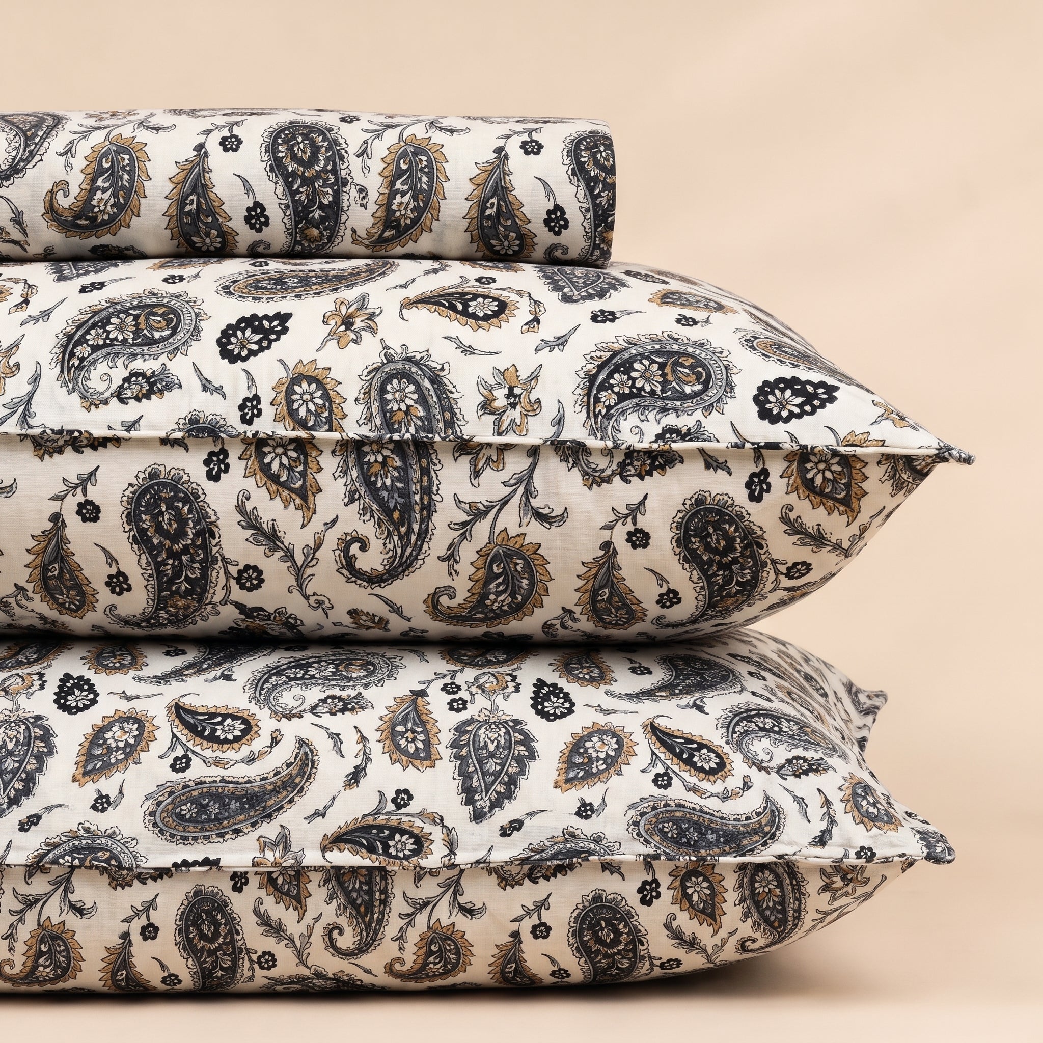Midnight Design 3 Pc Bed Sheet Set by MeruHome – gallery view 3